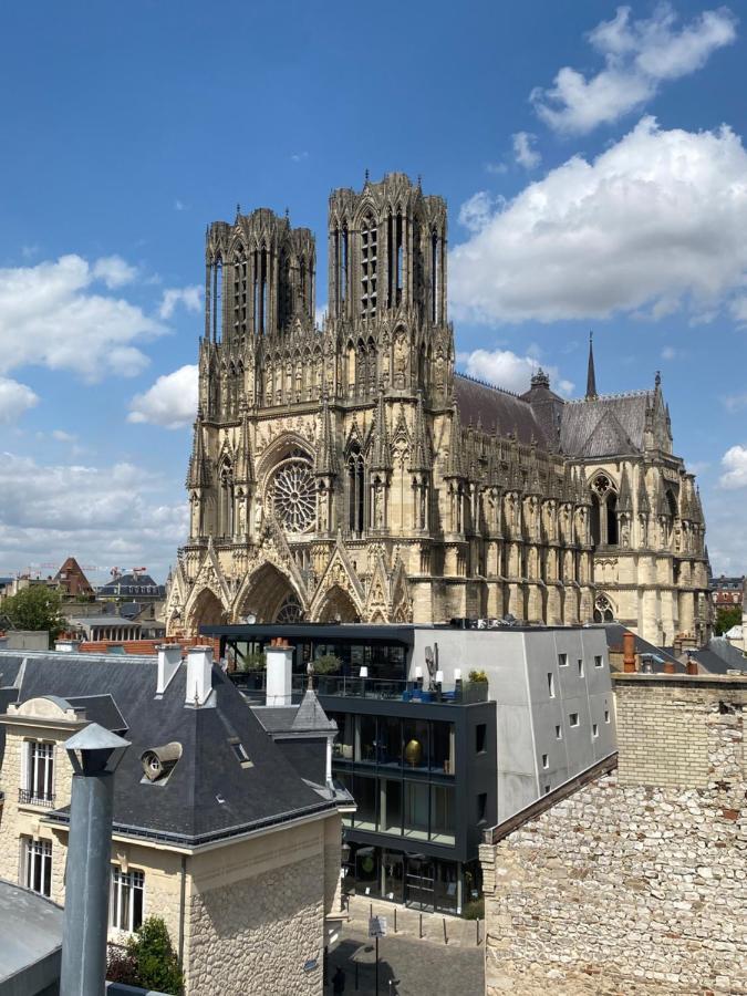 Duplex Hammam Au Pied De La Cathedrale Avec Vue Apartment Реймс Екстериор снимка